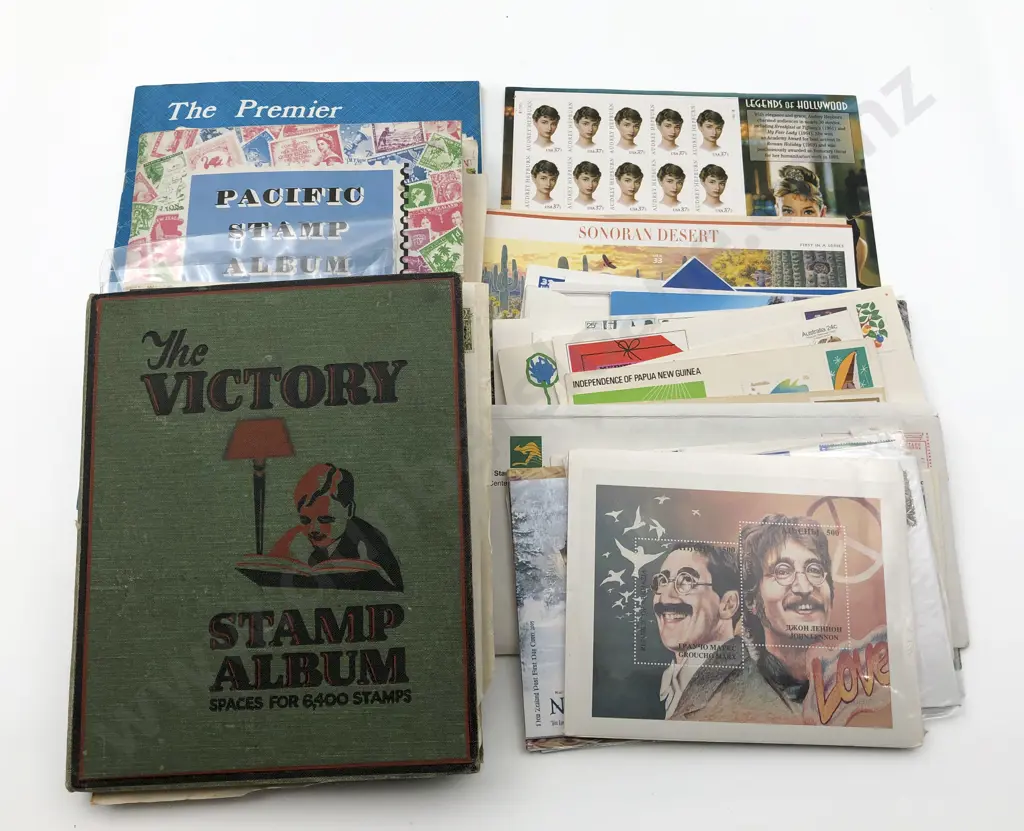 Mixed Lot of Two Vintage Stamps Albums Image 1++