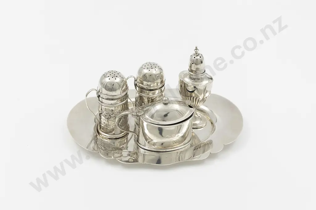 Pair Edw VII S/S Pepperettes Image 1++