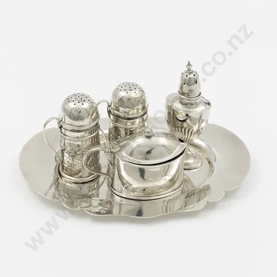 Pair Edw VII S/S Pepperettes