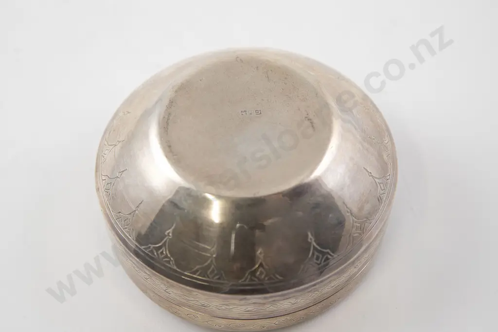 Egyptian Silver Lidded Circular Tobacco Tin Image 1++