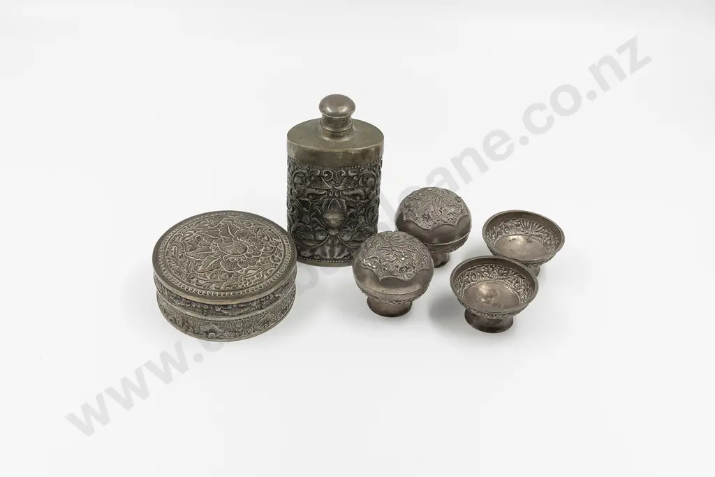Vintage Siam .800 Silver Powder Box Image 1++