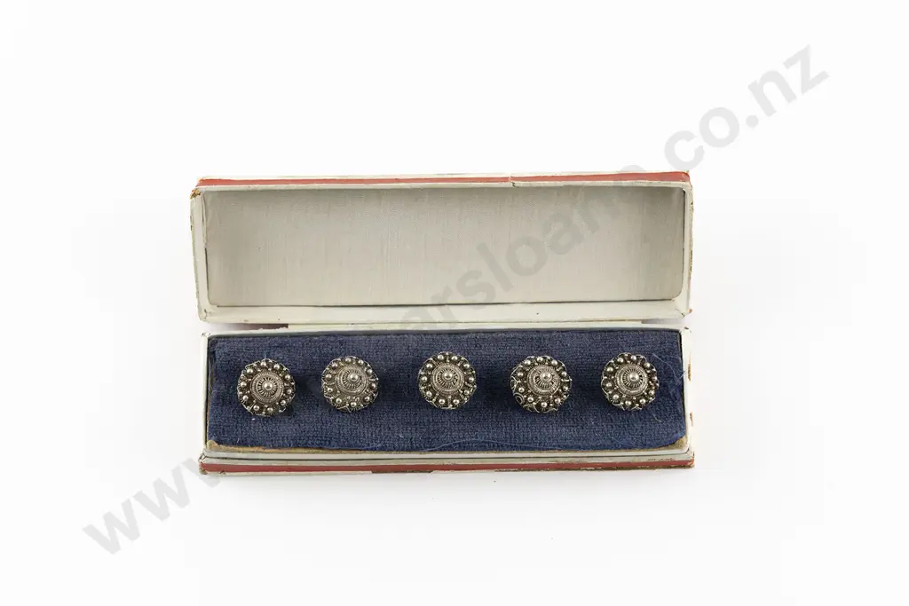 Cased Set of Five Victorian Anglo/Indian Silver Filigree Buttons Image 1++