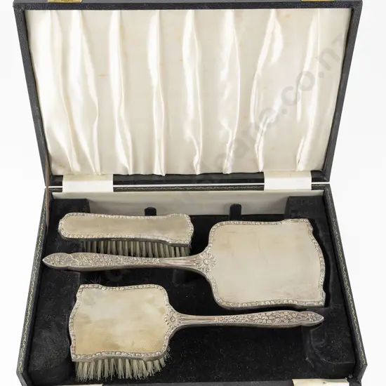 Cased QEII S/S 4pce Dressing Table Set