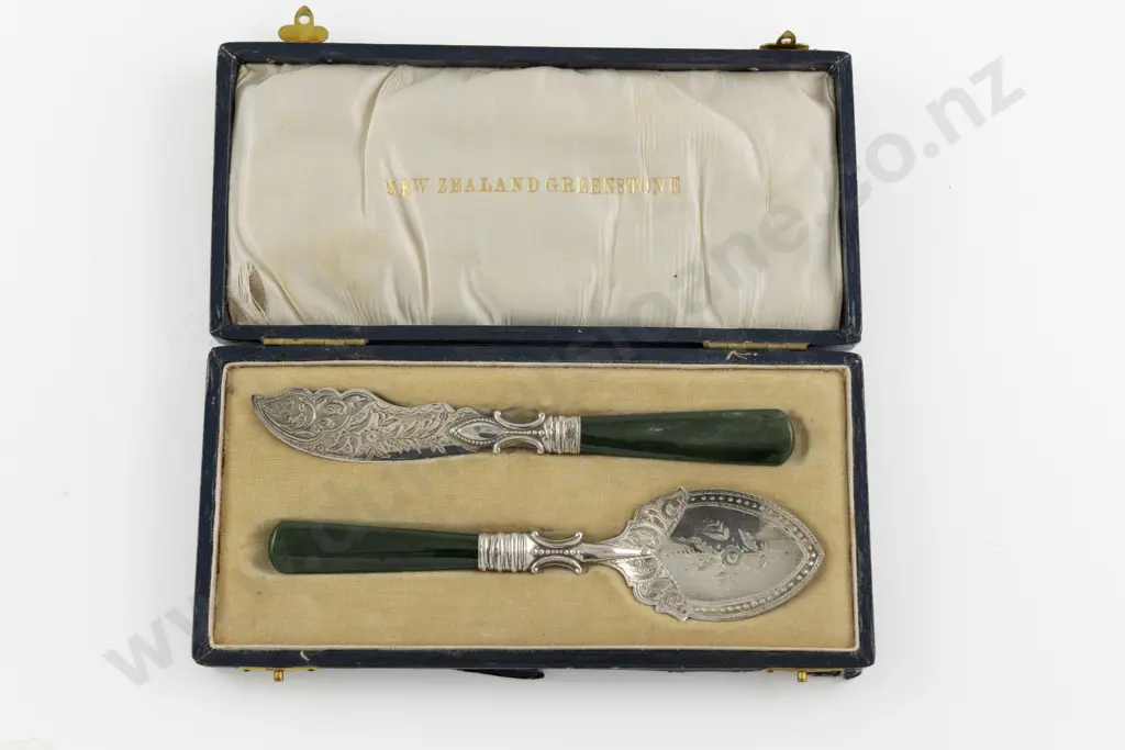 Cased NZ Silver and Greenstone Butter Knife and Jam Spoon Image 1++
