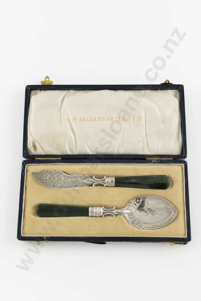 Cased NZ Silver and Greenstone Butter Knife and Jam Spoon Image 1++