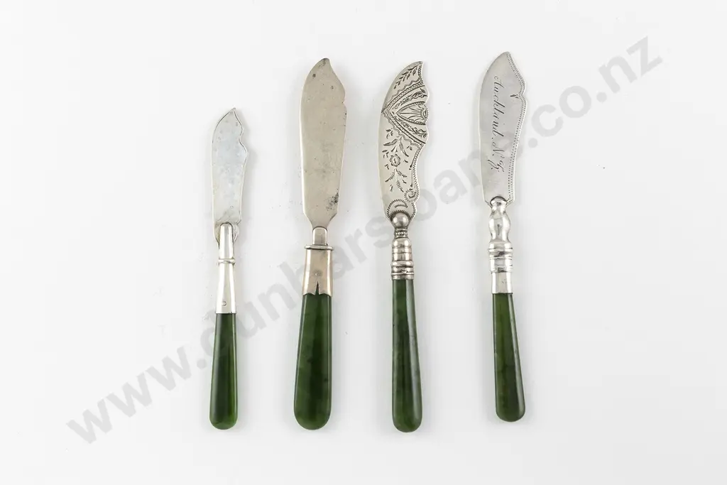 Four NZ S/S & Greenstone Handled Butter Knives Image 1++