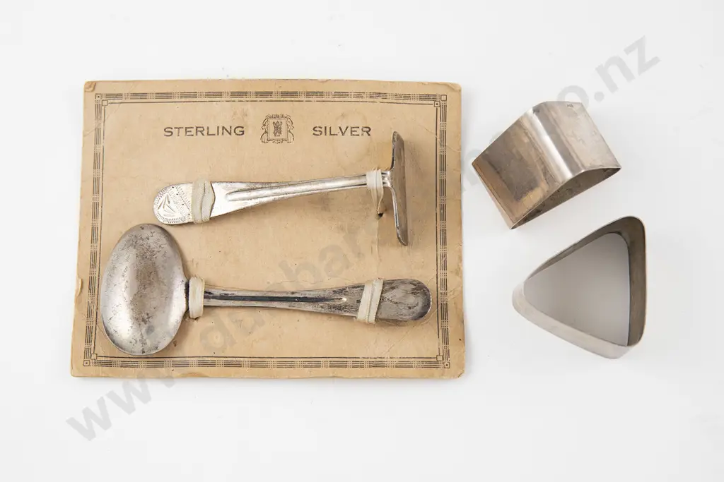 NZ S/S Egg Spoon & Pusher Image 1++