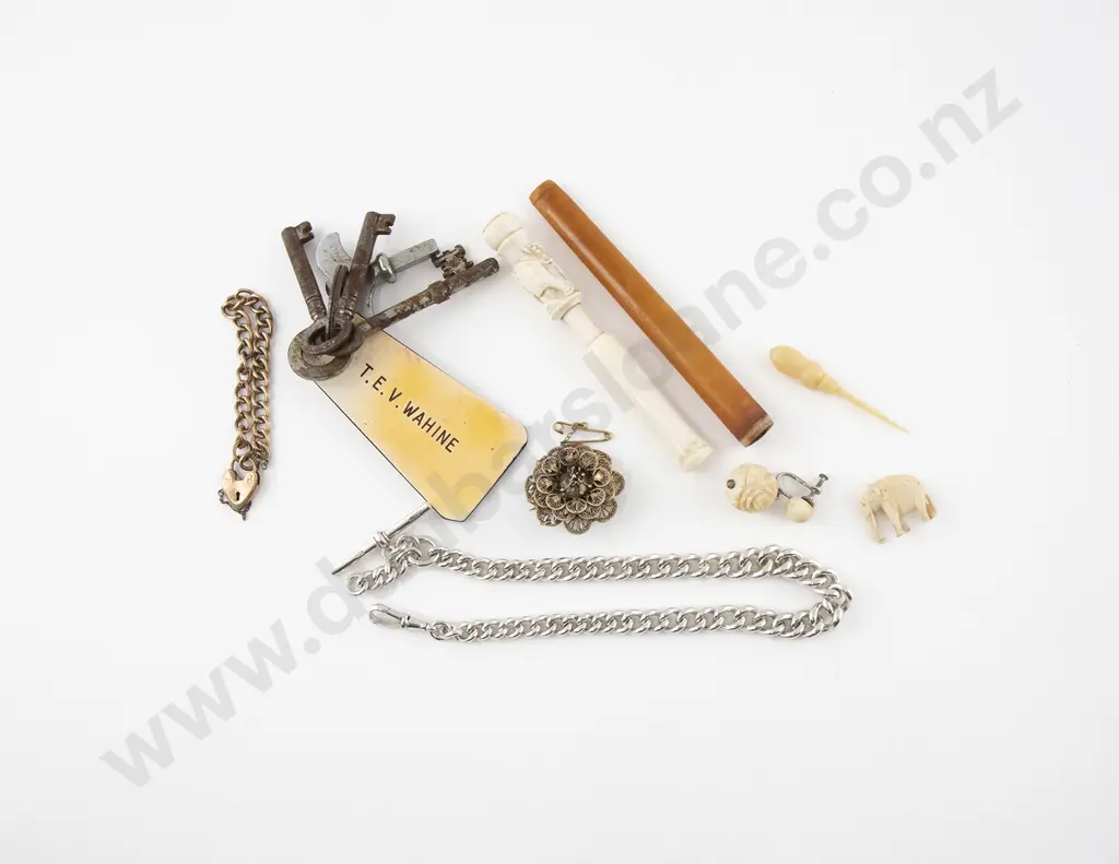 'T.E.V. Wahine Stewardesses 2' Key Tag and Four Keys Image 1++