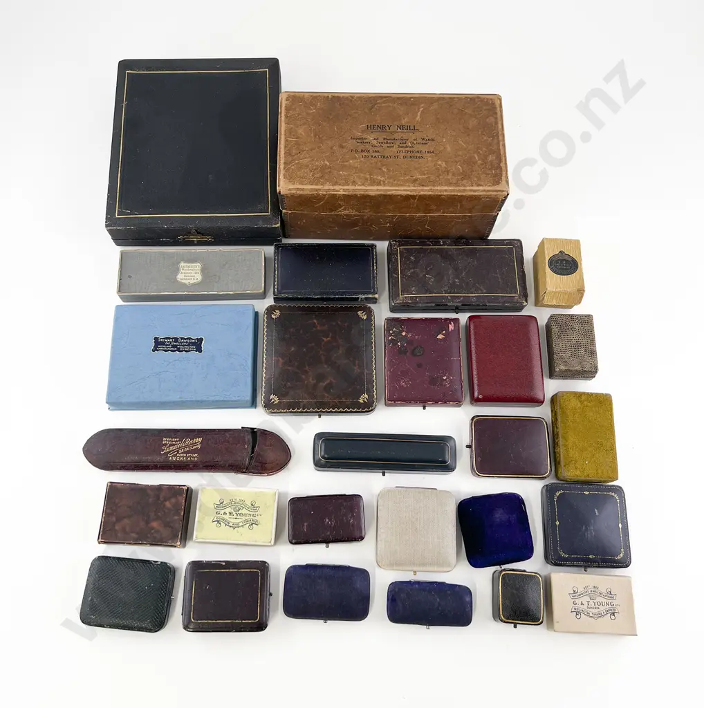 Collection Jewellery and Other Display Cases Image 1++