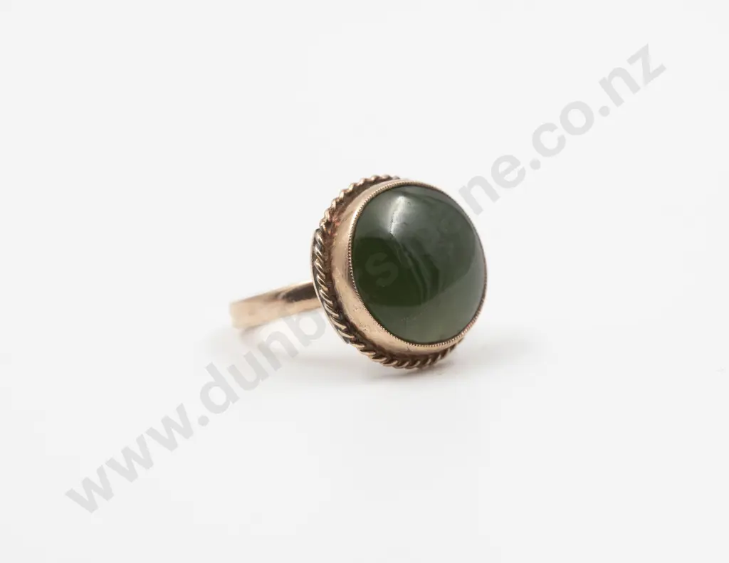 NZ 9ct Circular Greenstone Panel Ring Image 1++