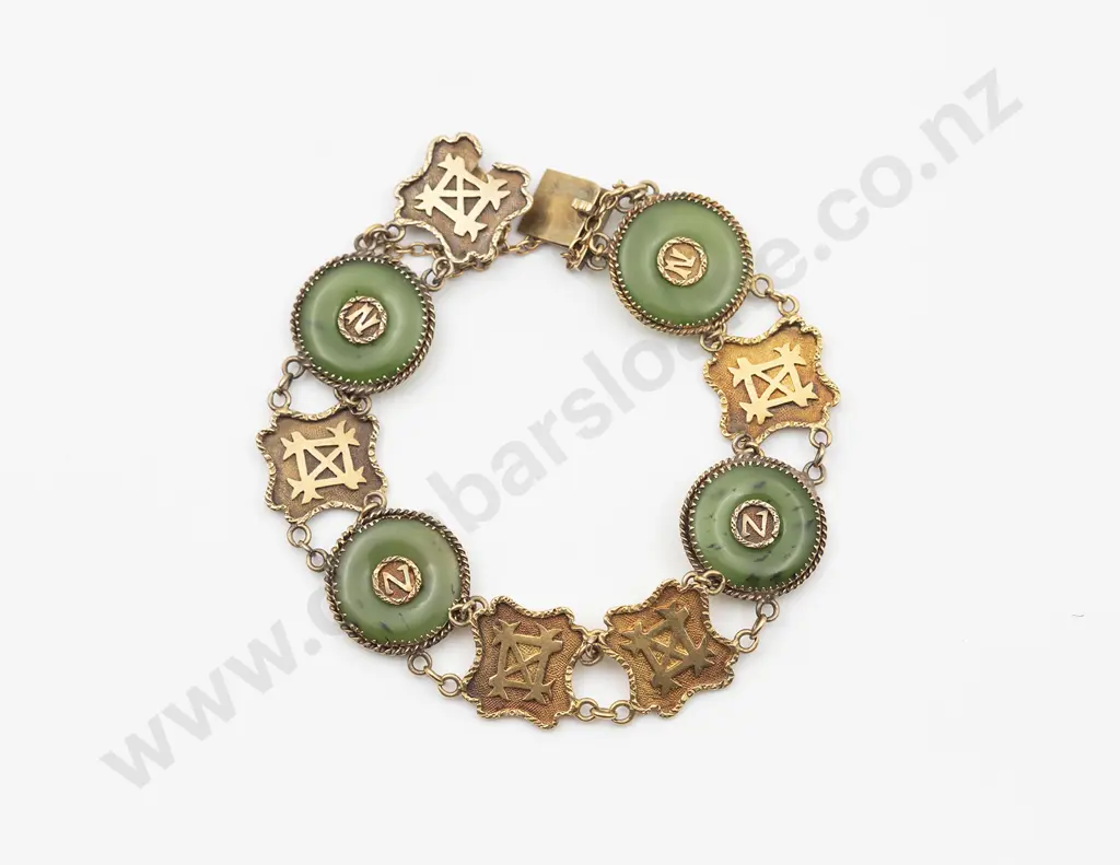 NZ Colonial 9ct Greenstone Bracelet Image 1++