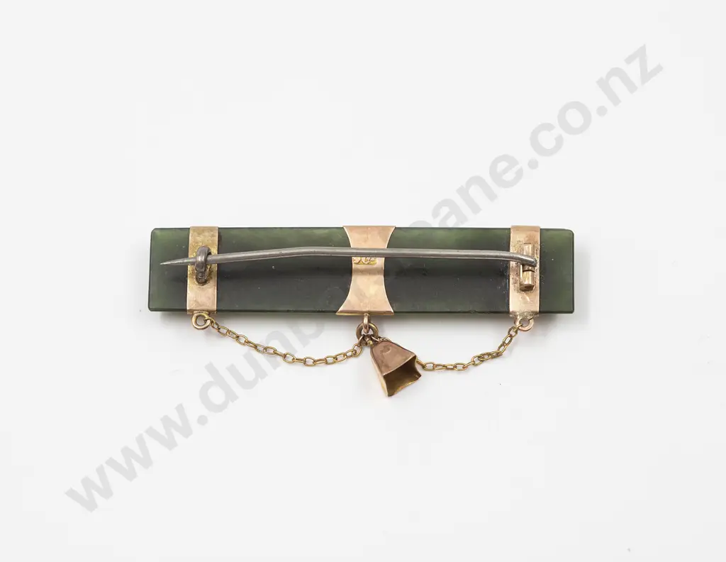 NZ 9ct and Greenstone Bar Brooch Image 1++