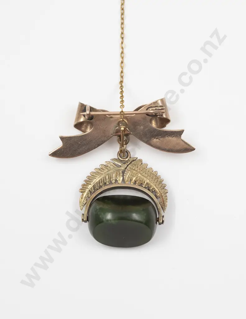 NZ 9ct Greenstone Swivel Fob Image 1++