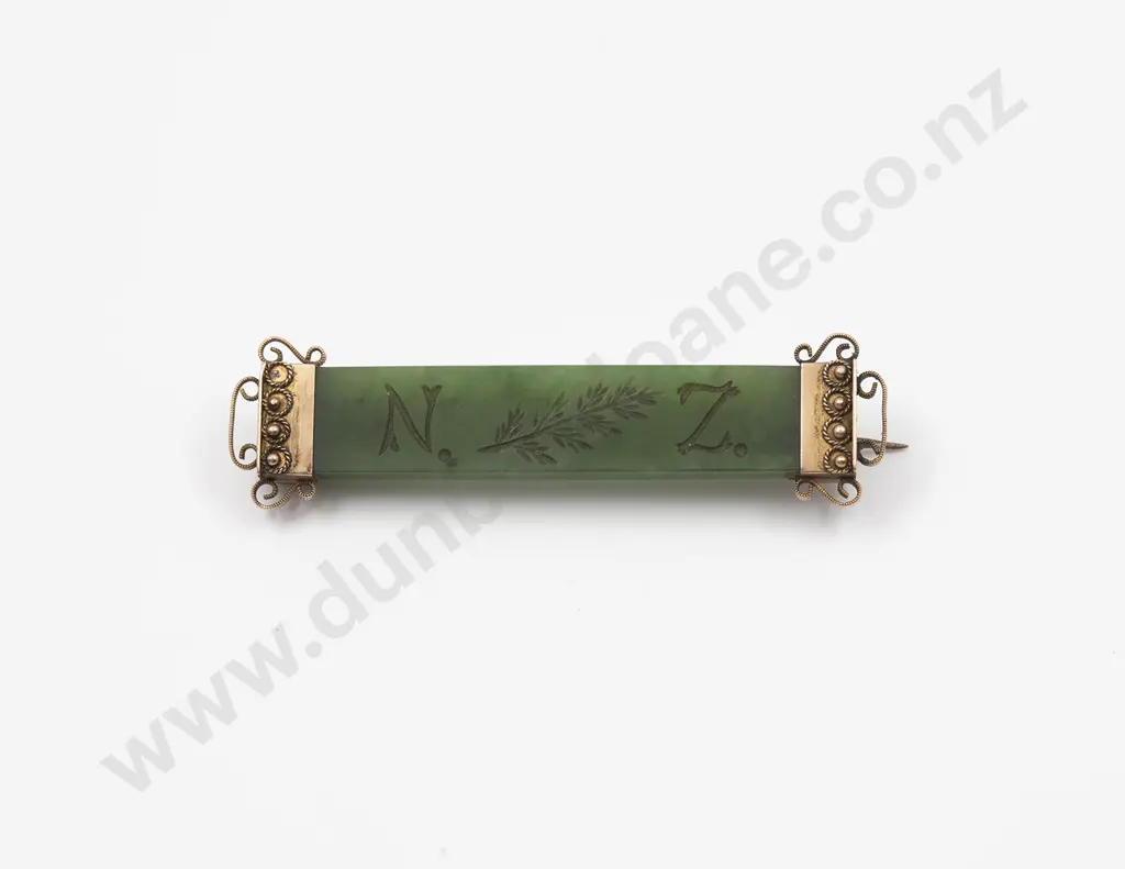 NZ Colonial 9ct Greenstone Bar Brooch Image 1++