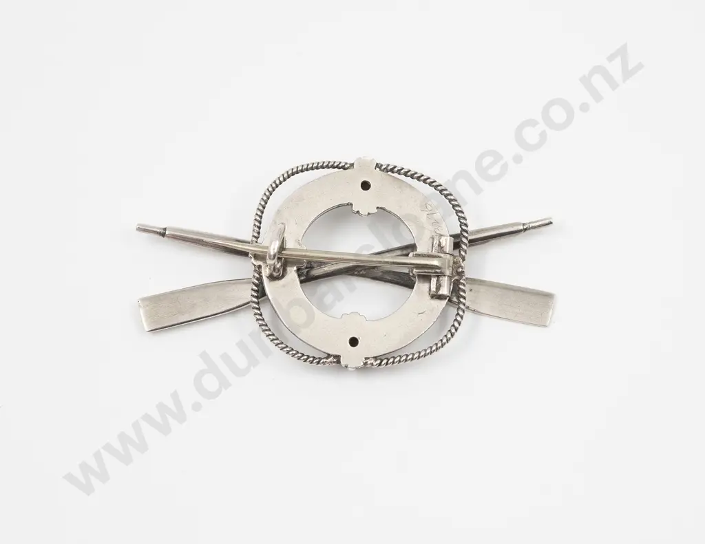 NZ Silver Trophy Brooch Image 1++
