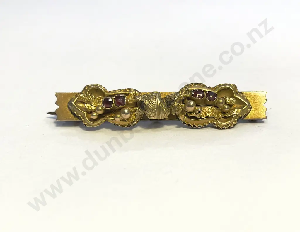 NZ Colonial Cased 9ct Bar Brooch Image 1++