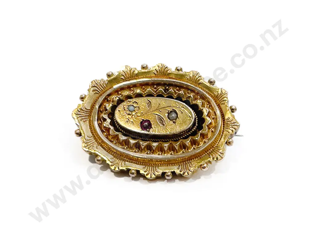NZ Colonial Cased 15ct Target Brooch Image 1++