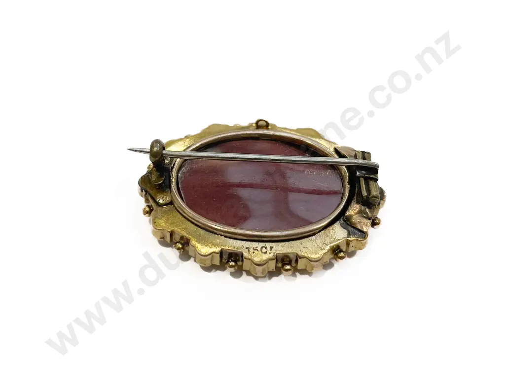 NZ Colonial Cased 15ct Target Brooch Image 1++