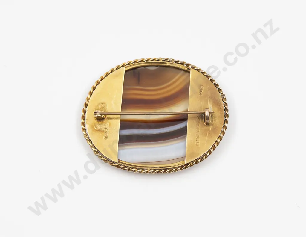 NZ 9ct Gold Banded Agate Panel Brooch Image 1++