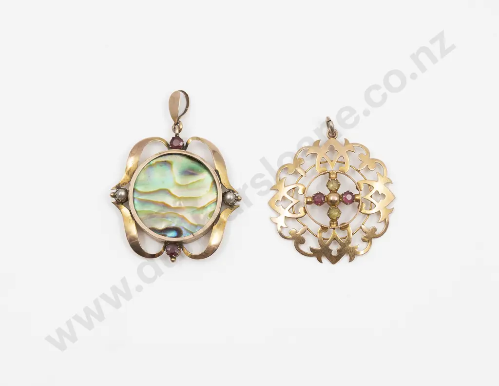 Two NZ 9ct Pendants Image 1++