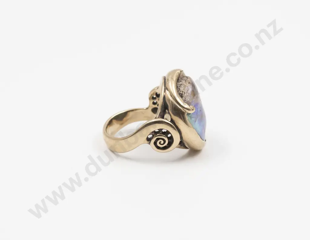 NZ Modern 9ct Single Paua Pearl Ring Image 1++