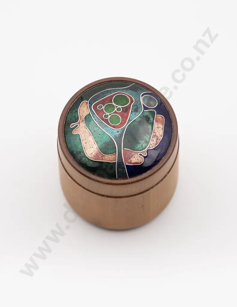 NZ Enamel Artist Elizabeth Fraser-Davies Turned Wood Box Image 1++