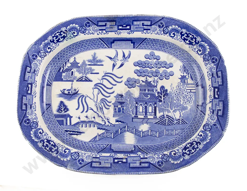 Large Victorian B&W Willow Pattern Ashet Image 1++