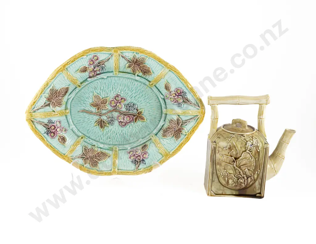 C19th Majolica Bread Platter Image 1++