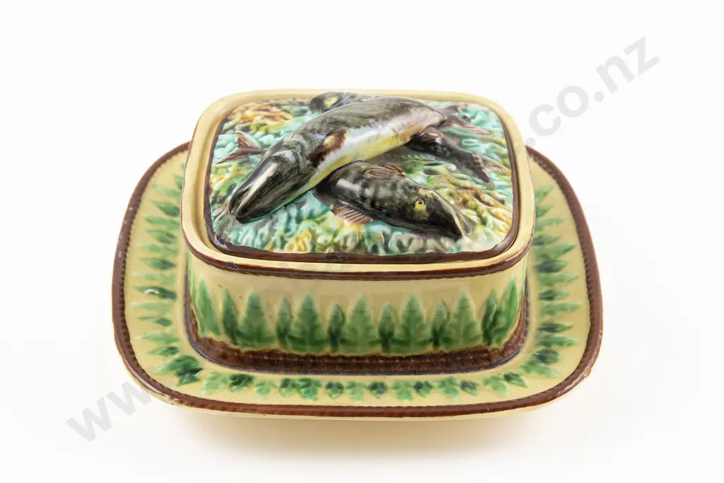 Vict Majolica Sardine Box Image 1++