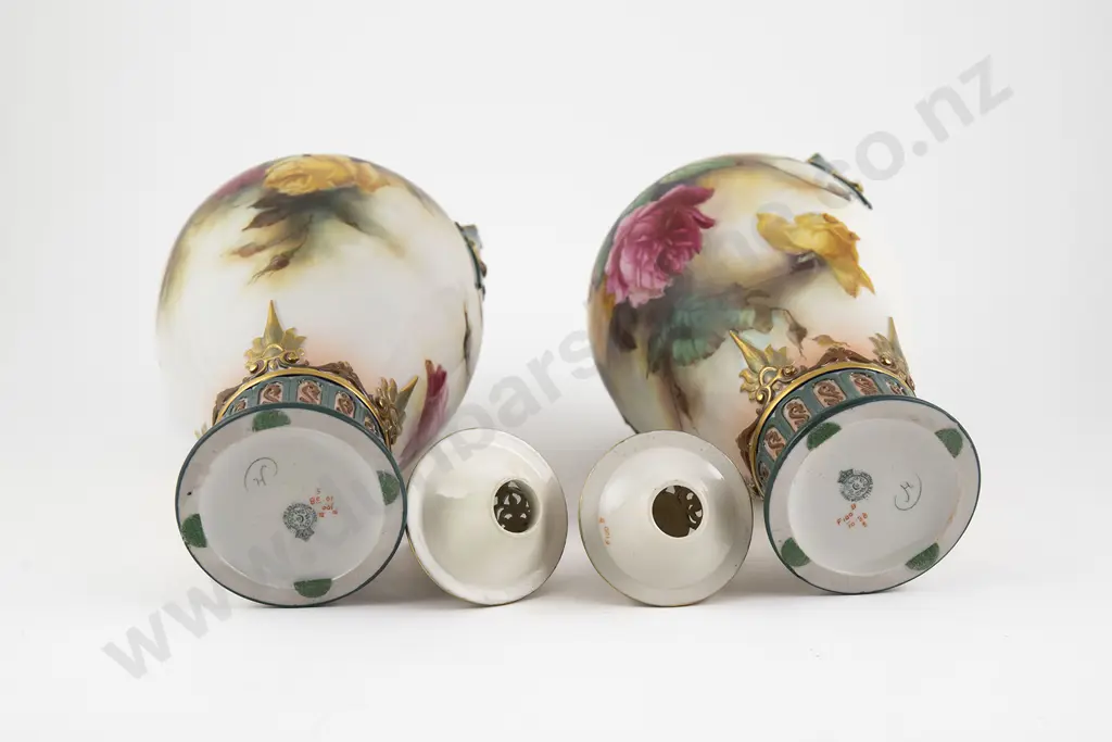 Pair Royal Worcester Hadleys Covered Vases Image 1++