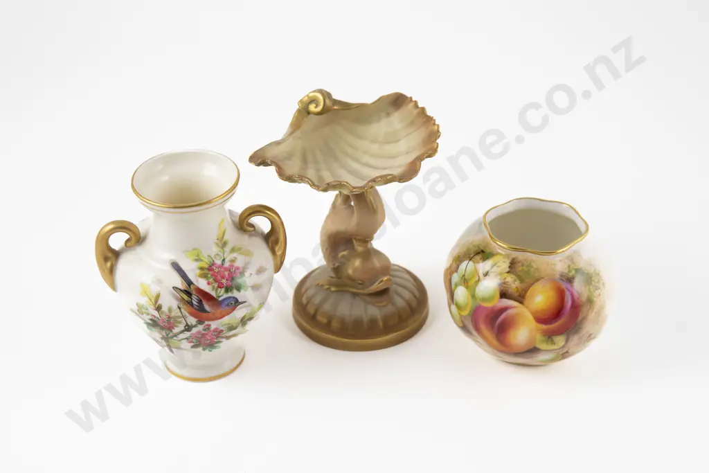 Royal Worcester Dolphin & Shell Peach Salt Image 1++