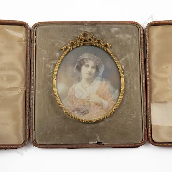 Late Vict Miniature Oval Portrait Of A Lady