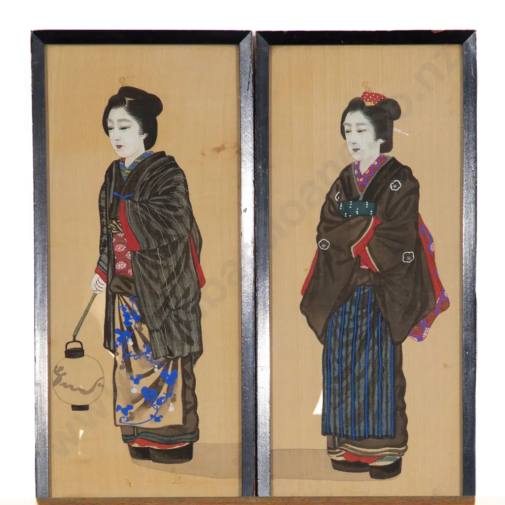 Four Japanese Paintings on Silk of Bijin Image 1++