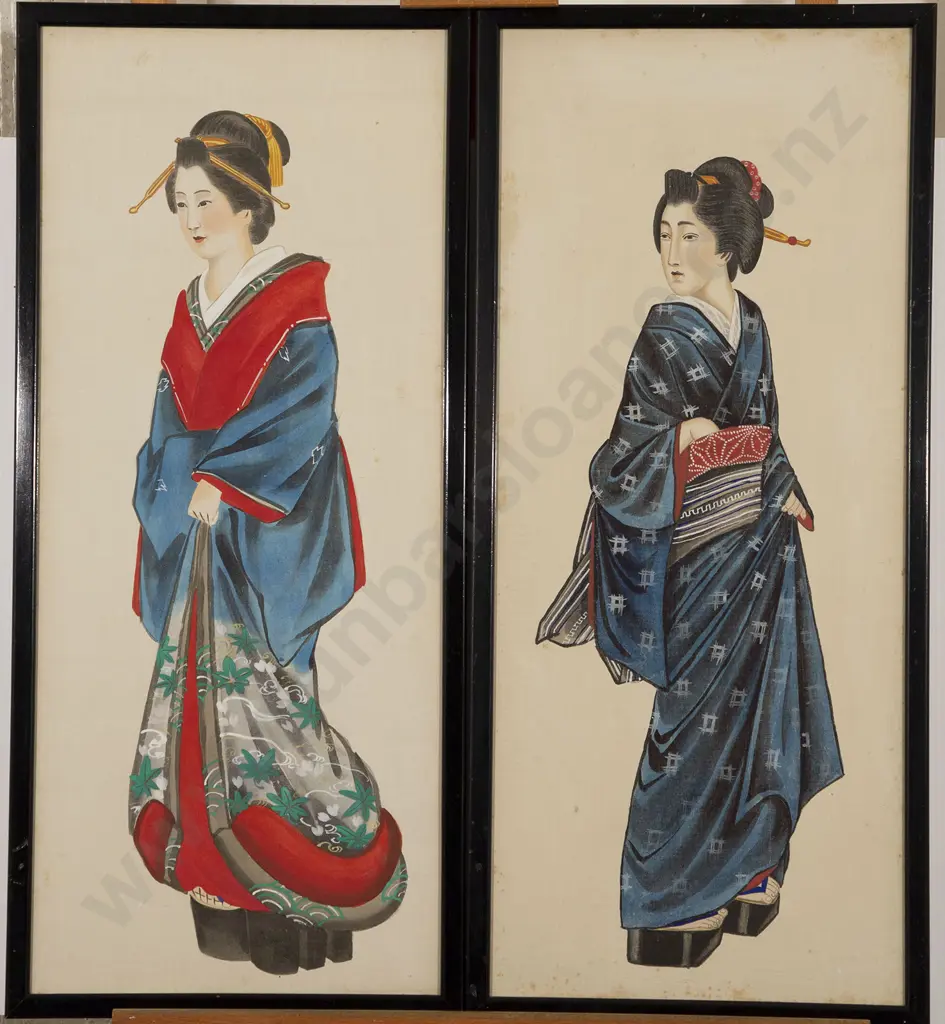 Four Japanese Paintings on Silk of Bijin Image 1++