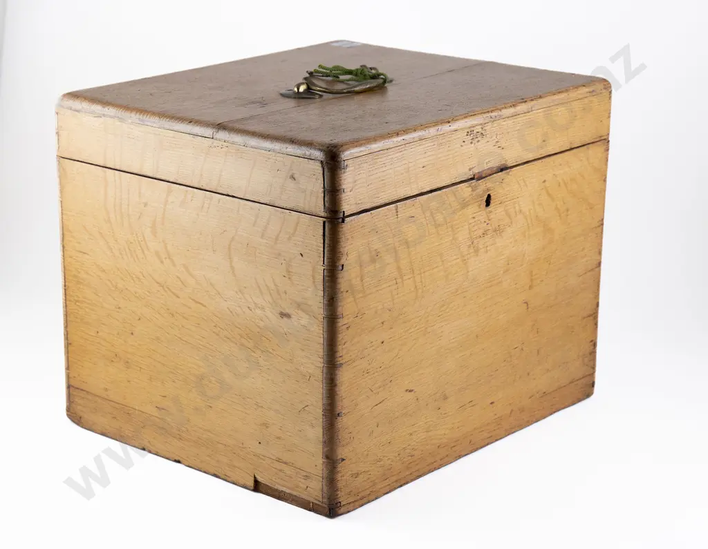 Vict Blonde Oak Silver Chest Image 1++