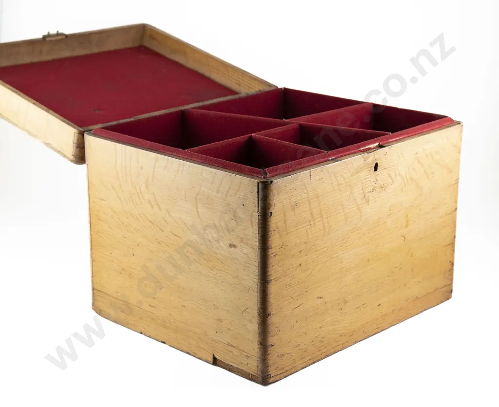 Vict Blonde Oak Silver Chest Image 1++
