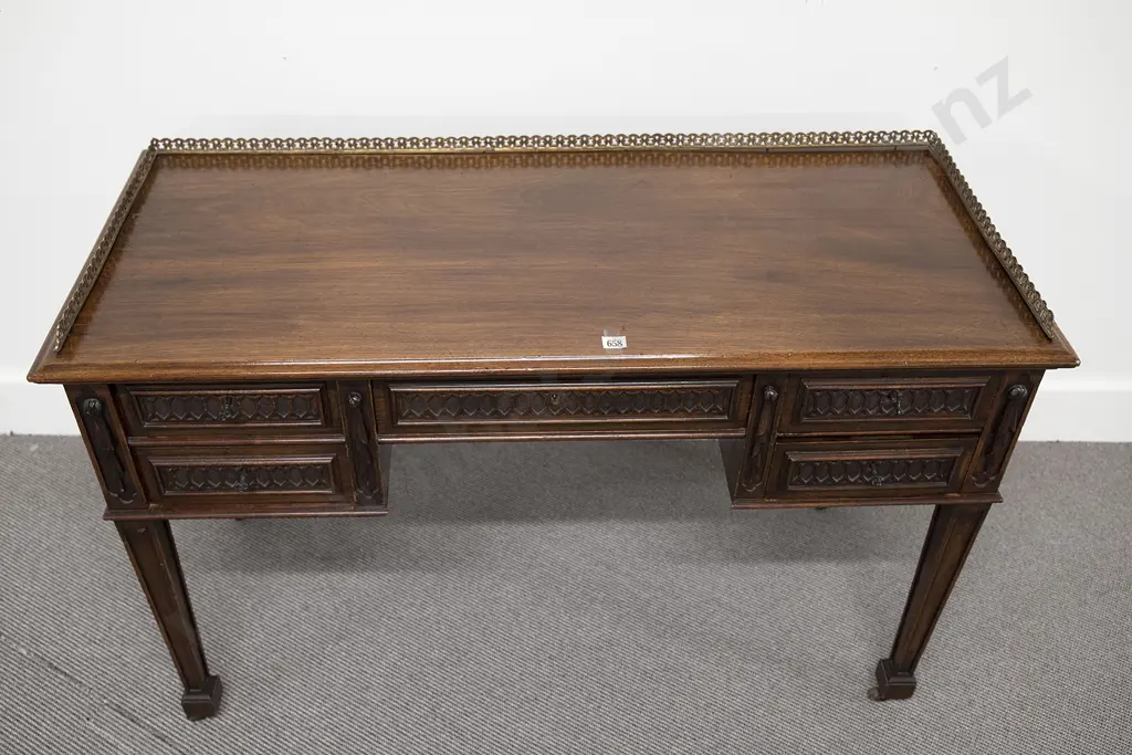 Edw Mahogany Gothic Revival Dressing Table/Desk Image 1++