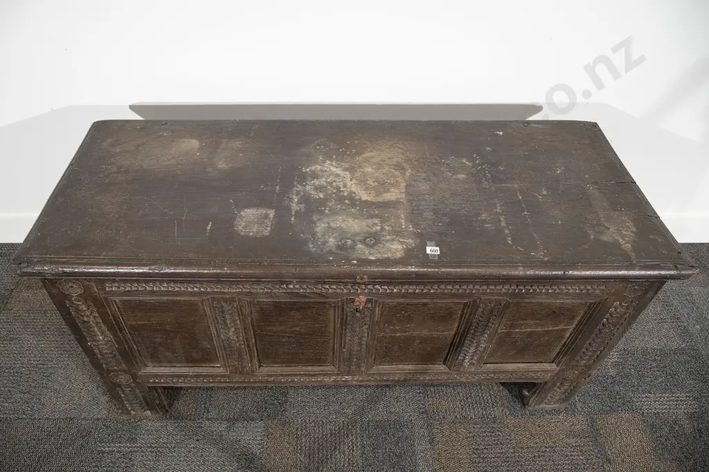 Late C17th Oak Coffer Image 1++