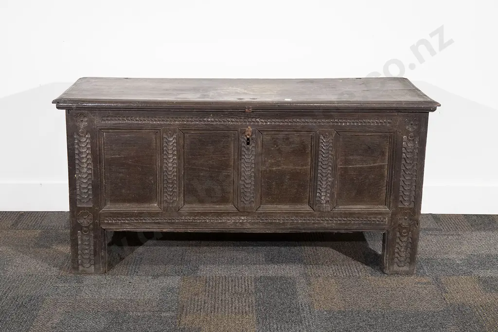 Late C17th Oak Coffer Image 1++