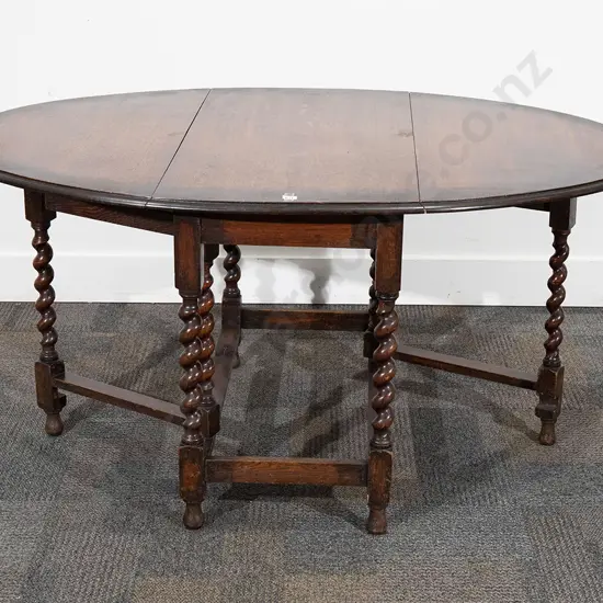18th Century Style Oak Oval Drop Leaf Dining Table