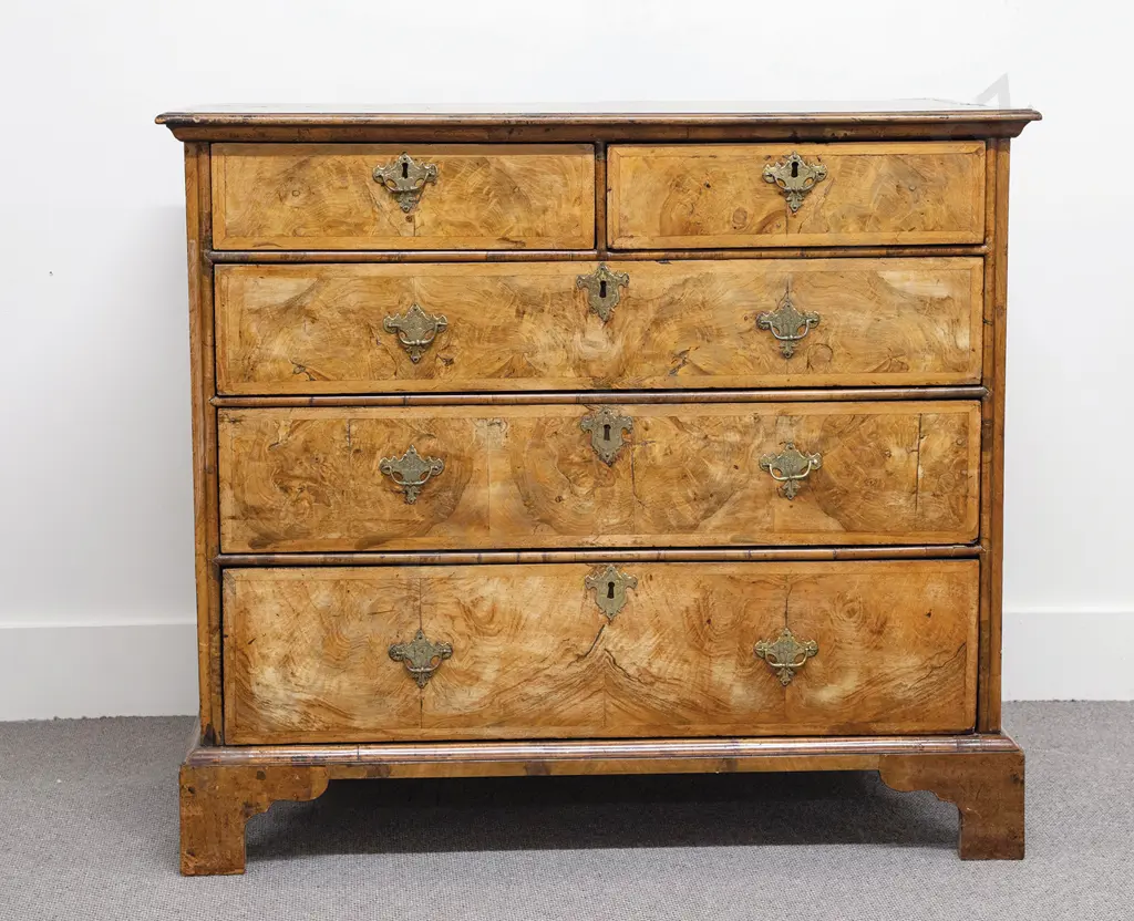 A  George II Period Burr Walnut Chest of Drawers Image 1++