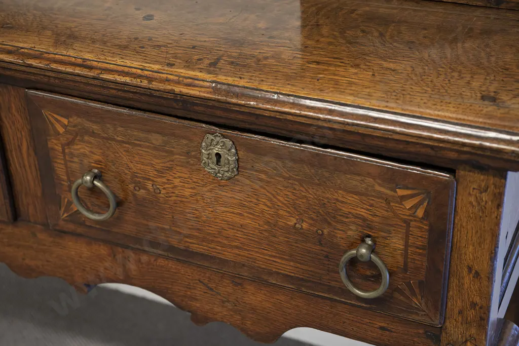 A  George III Period Oak and Elm Welsh Dresser Image 1++