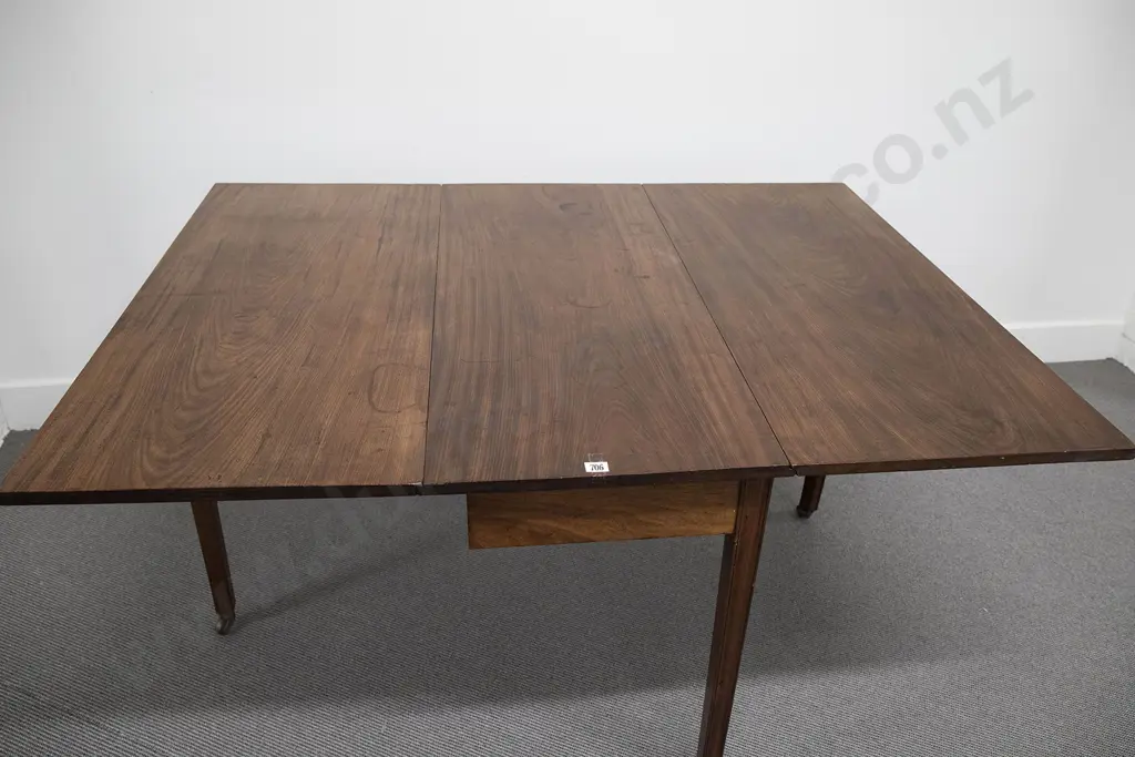Geo III Mahogany Pembroke Dining Table Image 1++