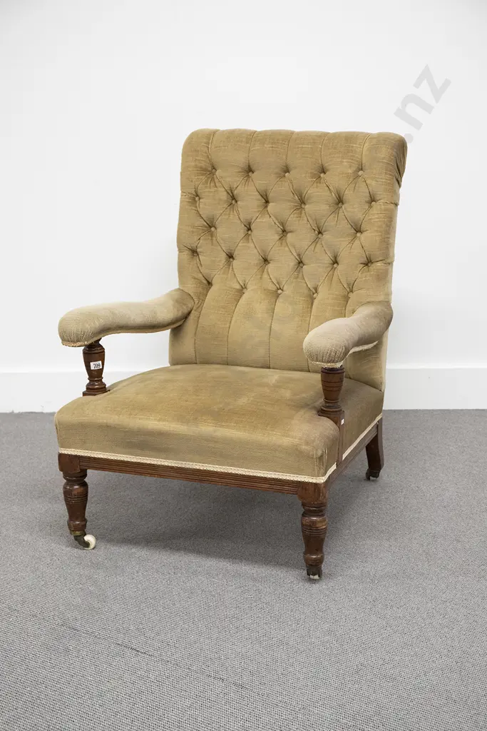 Vict Walnut Armchair Image 1++