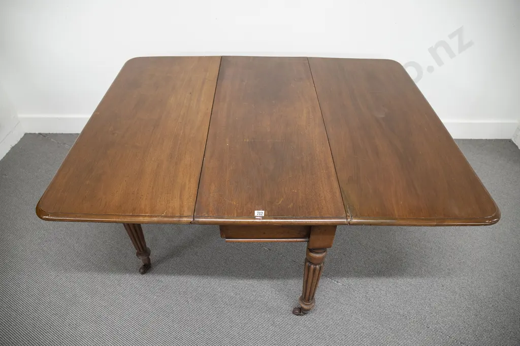 C19th Mahogany Pembroke Dining Table Image 1++