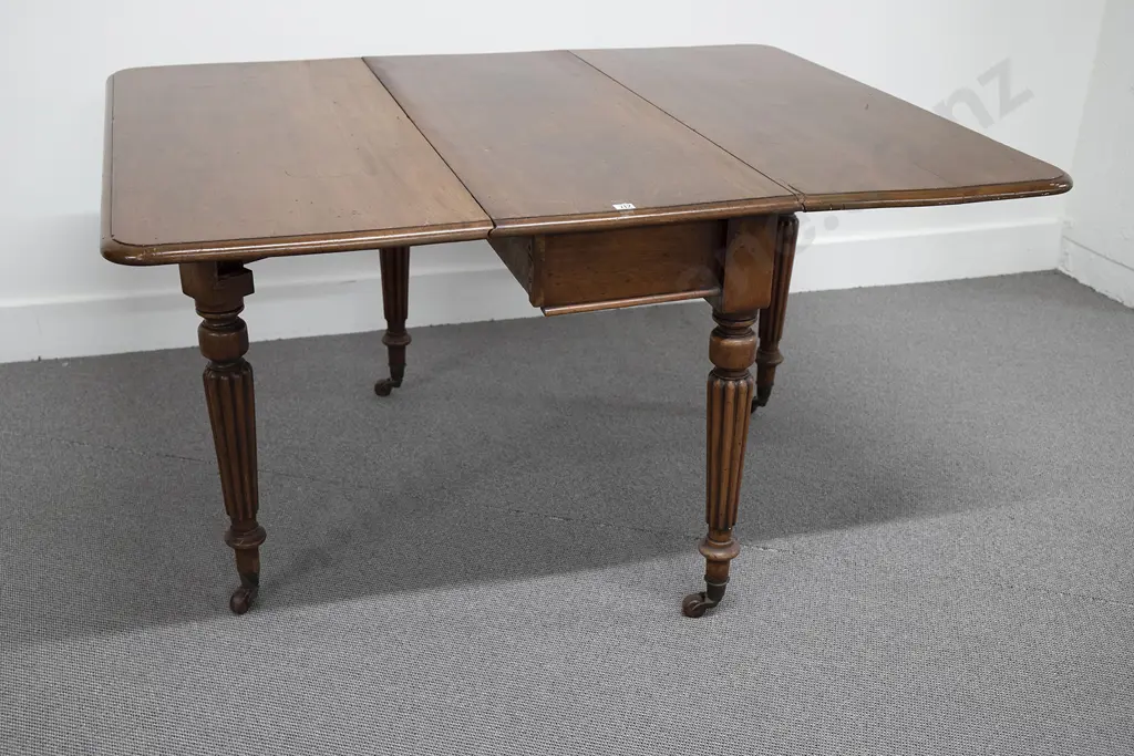 C19th Mahogany Pembroke Dining Table Image 1++