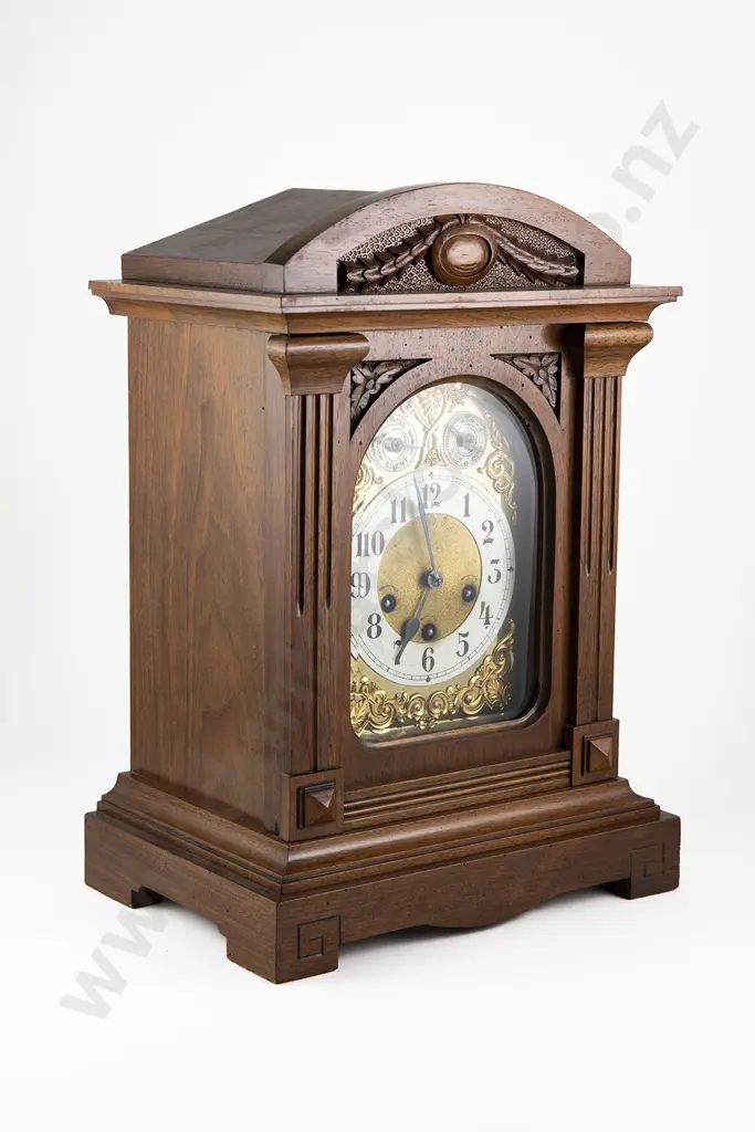 Late Vict Walnut Bracket Clock Image 1++