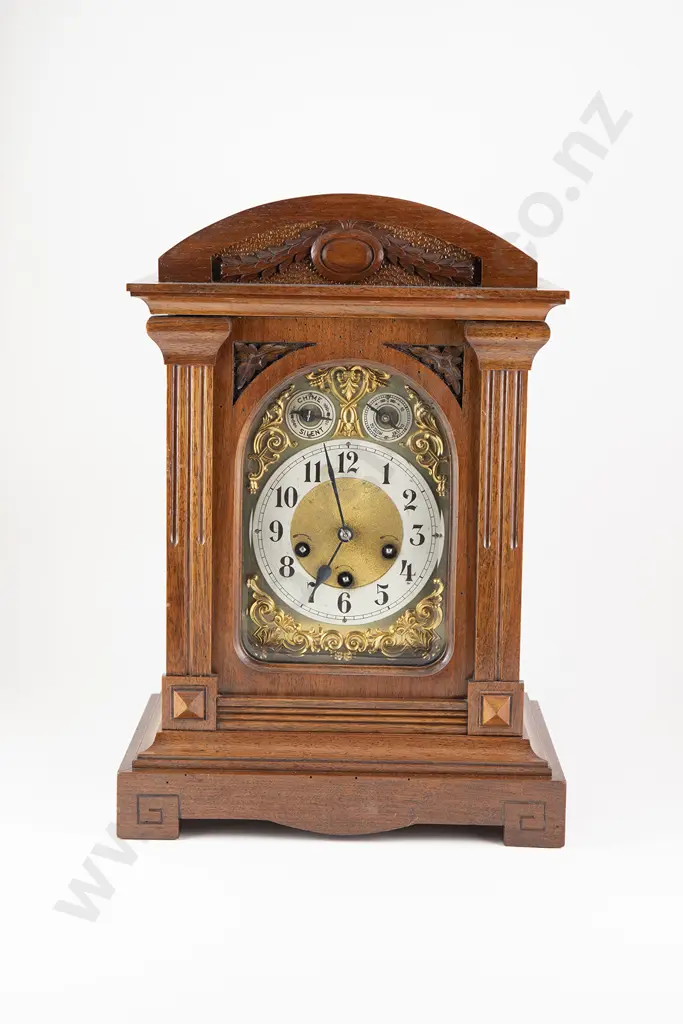 Late Vict Walnut Bracket Clock Image 1++