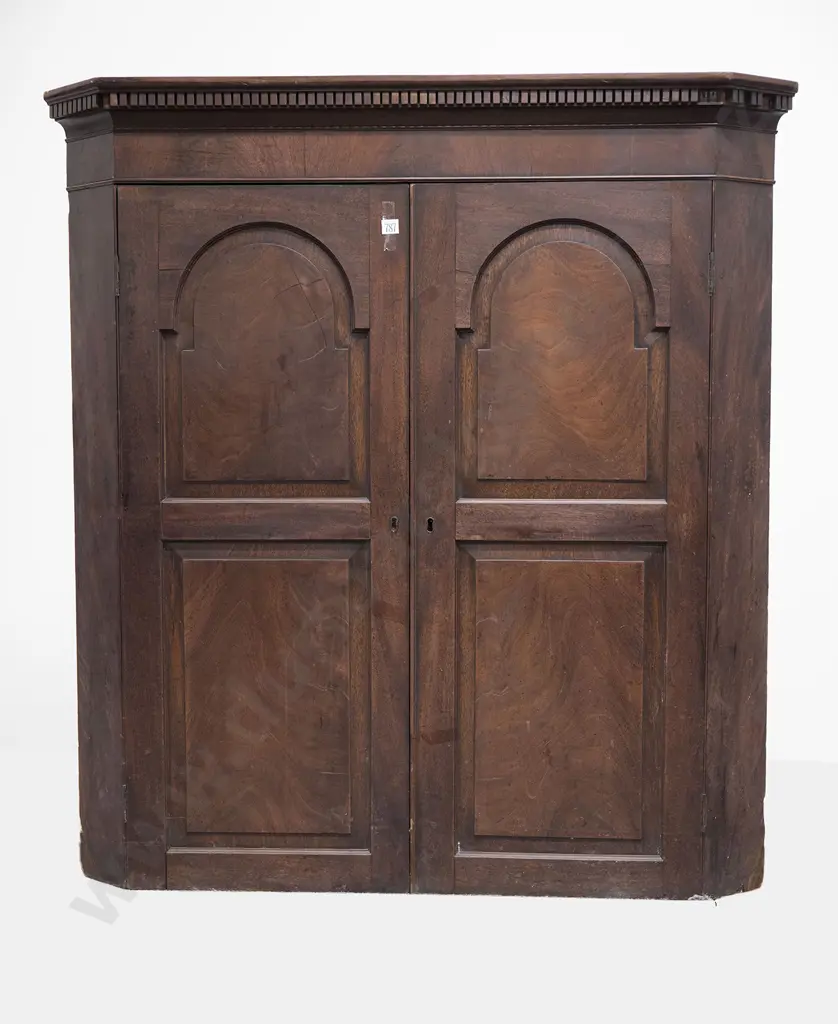 Geo III Mahogany Corner Cupboard Image 1++