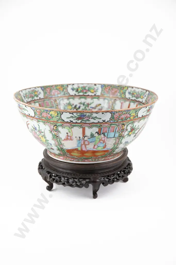 A Large Chinese 19th Century Qing Dynasty Canton Famille Rose Bowl Image 1++